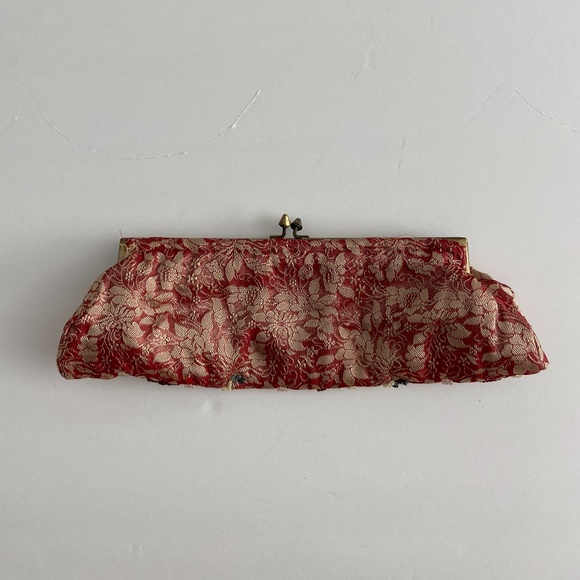 Vintage Beaded Evening Clutch • Red Lace & Gold Interior • 60s/70s - Picture 2 of 3